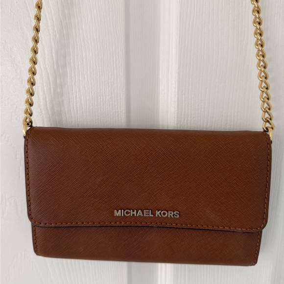 Michael Kors Brown Wallet on Chain Crossbody Bag with Gold Hardware - Picture 2 of 12